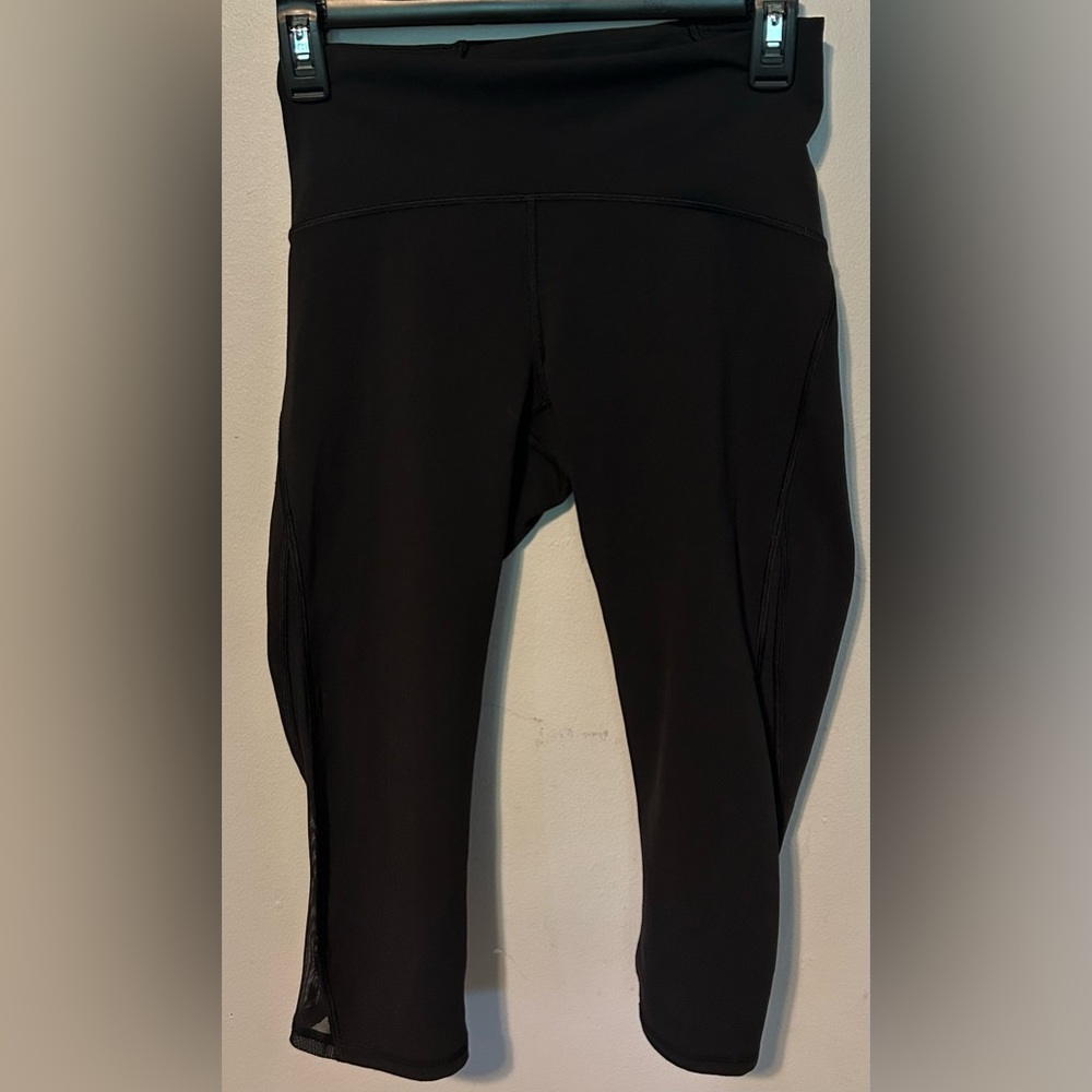 Lululemon Black Athletic Capri Leggings